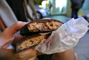 中身　チョコ　手
