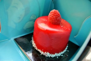 ケーキ　ラズベリー　お菓子