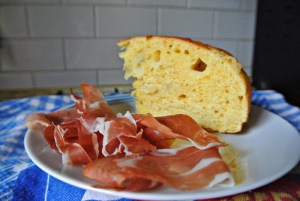 pizza prosciutto piatto