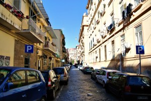 strada cielo macchine