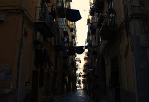 vicolo buio panni
