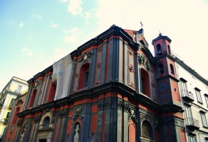 chiesa rosso cielo