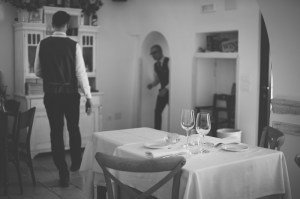 cameriere tavolo bicchiere