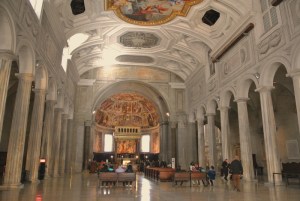 chiesa ingresso persone