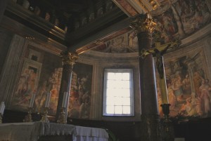 crocifisso altare luce