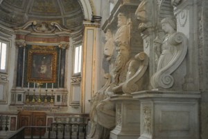 statua lato marmo