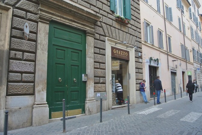 negozio entrata strada