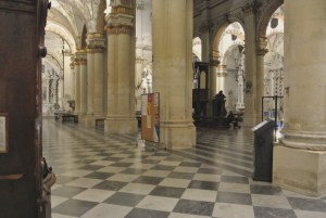 pavimento colonne confessionale