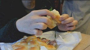pizza mani rucola