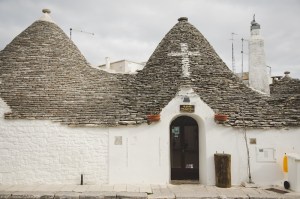 trullo croce bianco