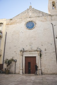 chiesa bianco cielo
