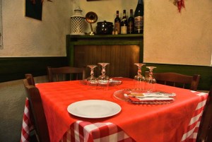 tavolo piatti